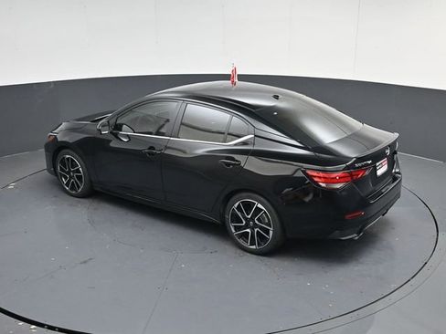 Used 2025 Nissan Sentra SR w/ SR Premium Package image 43