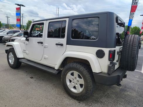 Used 2010 Jeep Wrangler Unlimited Sport AWD/4WD image 6