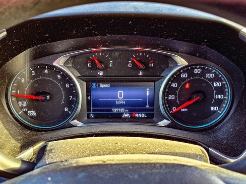 Used 2021 Chevrolet Equinox LT image 24