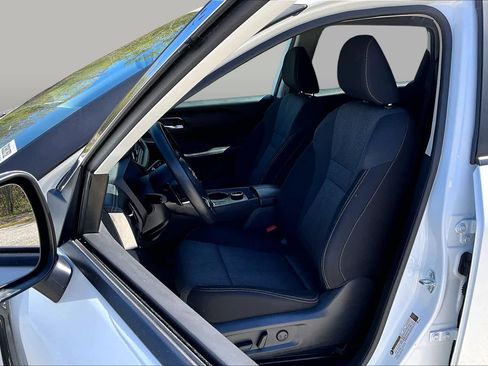 Used 2024 Nissan Rogue SV AWD/4WD image 9