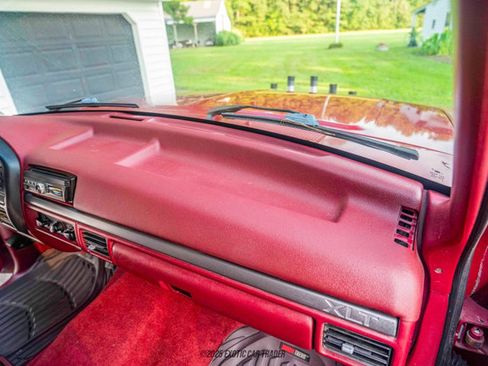 Used 1995 Ford Bronco XLT image 38