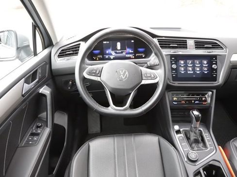Used 2022 Volkswagen Tiguan SE image 20