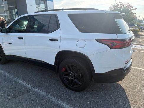 Used 2023 Chevrolet Traverse Premier w/ Redline Edition FWD image 4