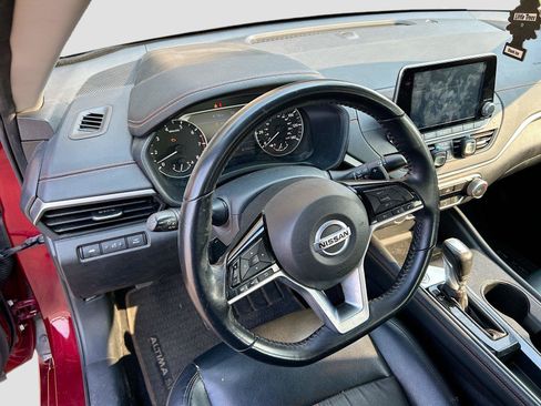 Used 2020 Nissan Altima 2.5 SR FWD image 25