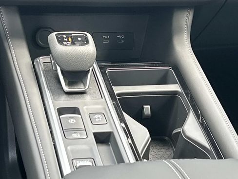 New 2026 Nissan Pathfinder SL FWD image 28