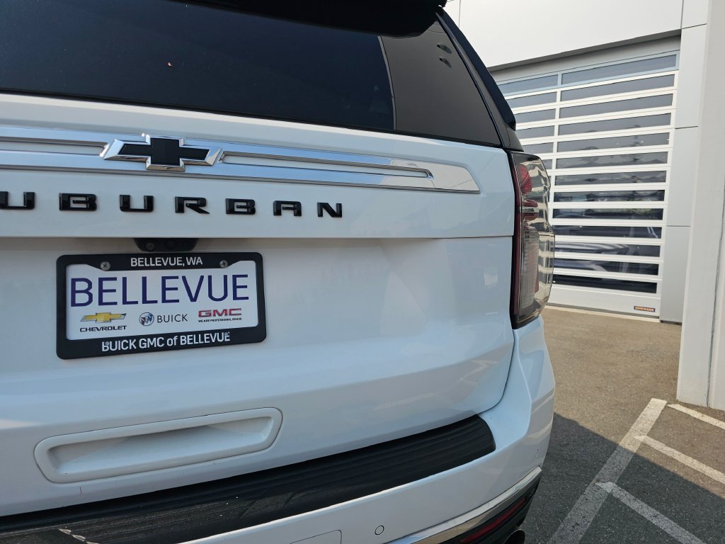 Used 2022 Chevrolet Suburban High Country w/ Premium Package 2 AWD/4WD image 19