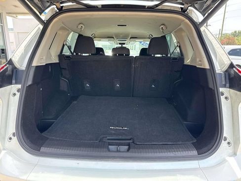 Used 2024 Nissan Rogue SV FWD image 7