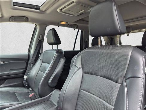 Used 2017 Honda Pilot Elite image 13