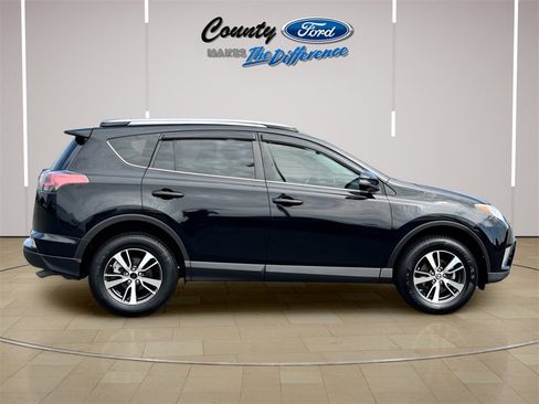 Used 2018 Toyota RAV4 XLE image 23