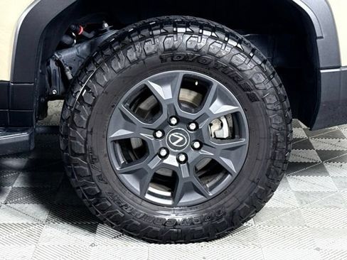 Used 2024 Lexus GX 550 AWD/4WD image 13