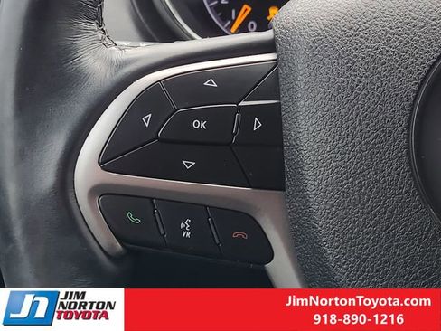 Used 2018 Jeep Grand Cherokee Limited image 28