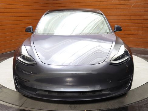 Used 2023 Tesla Model 3 Standard Range image 13