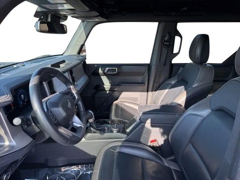 Used 2025 Ford Bronco Outer Banks image 12