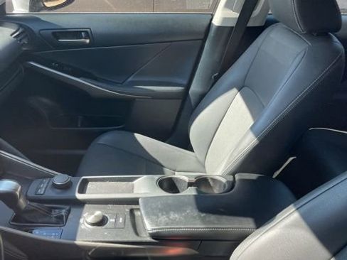 Used 2019 Lexus IS 300 300 image 9