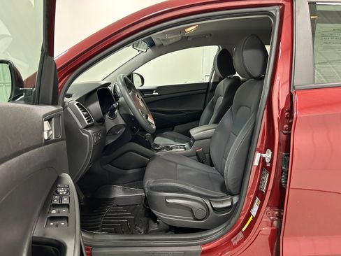 Used 2019 Hyundai Tucson SE AWD/4WD image 4