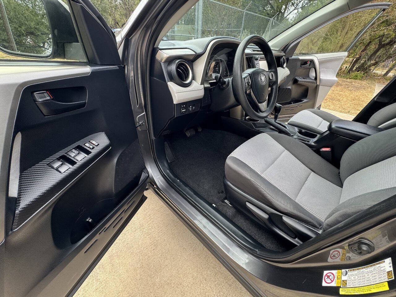 Used 2013 Toyota RAV4 LE FWD image 42