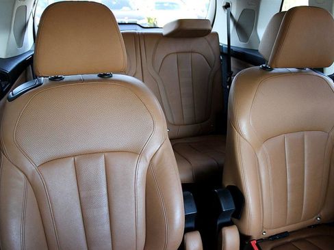 Used 2020 BMW X7 xDrive40i w/ Premium Package image 27