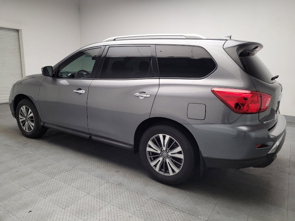 Used 2020 Nissan Pathfinder S FWD image 3