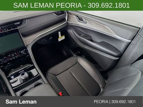 New 2025 Jeep Grand Cherokee L Limited w/ Luxury Tech Group II image 24