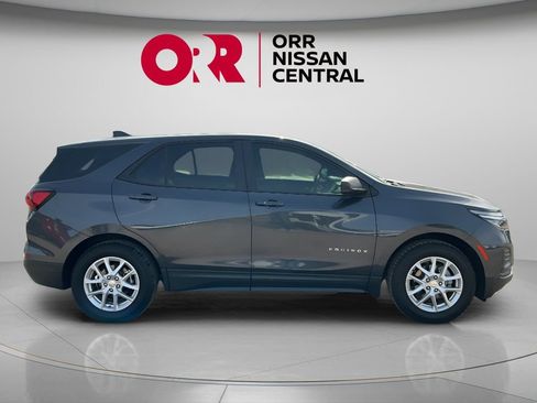 Used 2022 Chevrolet Equinox LS FWD image 4