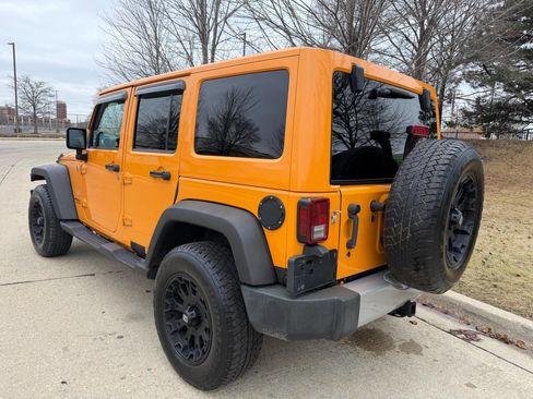 Used 2012 Jeep Wrangler Unlimited Sahara w/ Dual Top Group image 17