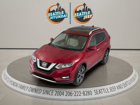 Used 2018 Nissan Rogue SV AWD/4WD image 1