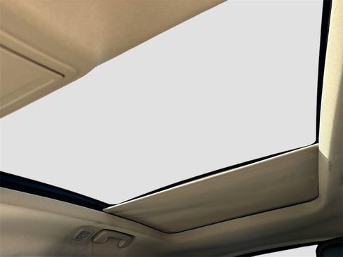 Used 2020 Ford Escape Titanium image 23