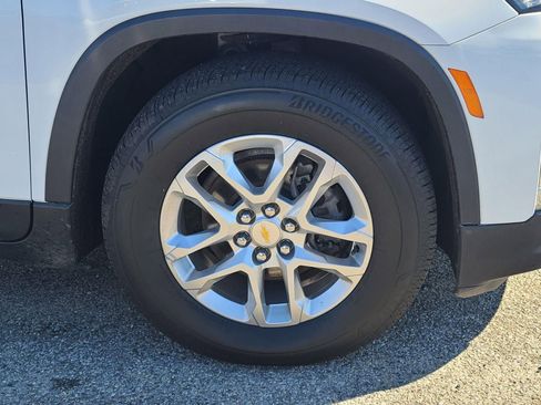 Used 2023 Chevrolet Traverse LS AWD/4WD image 35
