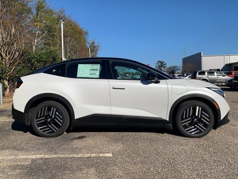 New 2026 Nissan Leaf SV+ image 2