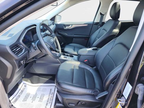 Used 2022 Ford Escape Titanium w/ Class II Trailer Tow Package AWD/4WD image 11