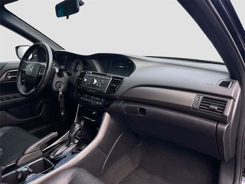 Used 2017 Honda Accord Sport Special Edition image 28