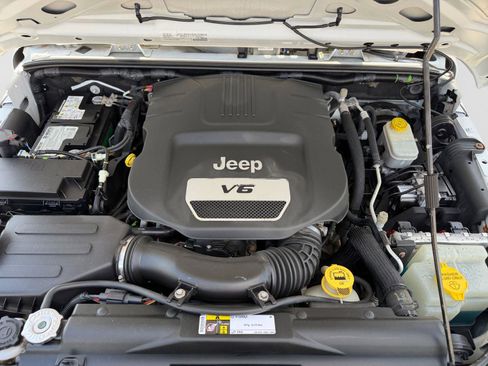 Used 2016 Jeep Wrangler Sport AWD/4WD image 20