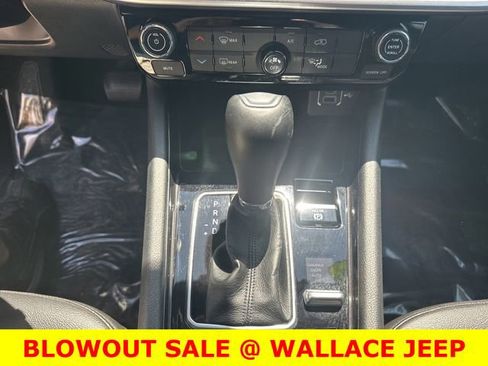 Used 2025 Jeep Compass Latitude image 20