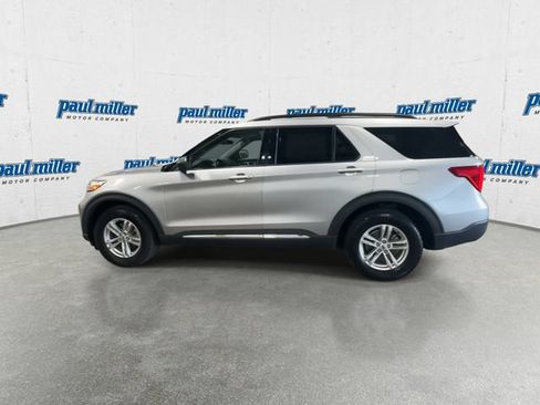 Used 2023 Ford Explorer XLT w/ Equipment Group 202A AWD/4WD image 7