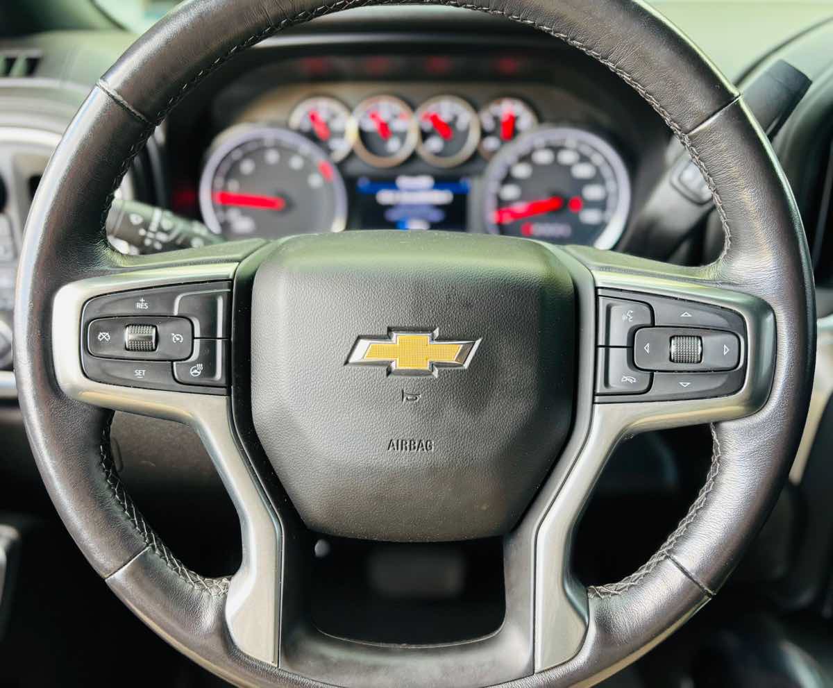 Used 2021 Chevrolet Silverado 2500 LTZ w/ LTZ Convenience Package AWD/4WD image 25