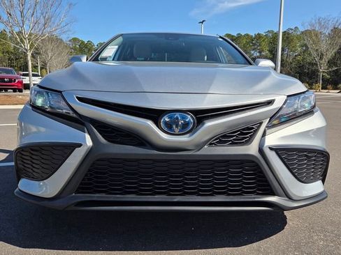 Used 2021 Toyota Camry SE image 18