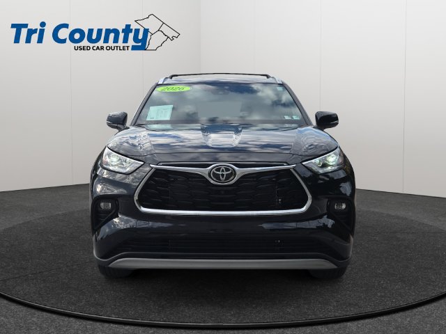 Certified 2026 Toyota Highlander Platinum AWD/4WD image 2