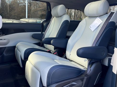 New 2026 Kia Carnival SX Prestige image 13