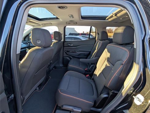 Used 2023 GMC Acadia AT4 image 16