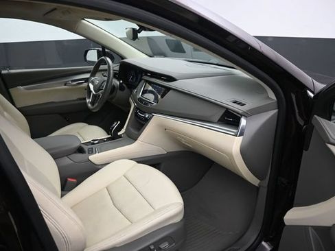 Used 2021 Cadillac XT5 Premium Luxury AWD/4WD image 32
