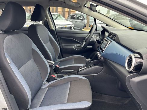 Used 2025 Nissan Versa SV FWD image 34