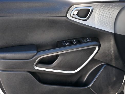 Used 2024 Kia Soul LX w/ Option Group 015 image 9