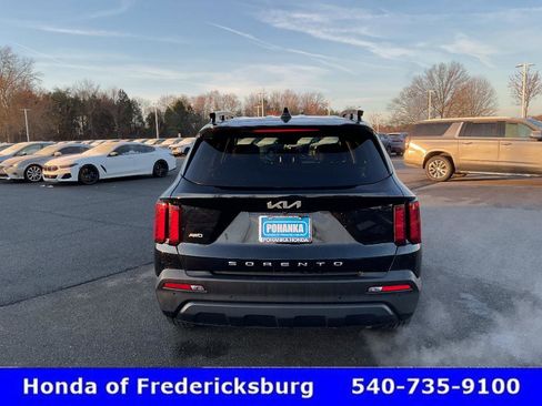Used 2022 Kia Sorento S image 4