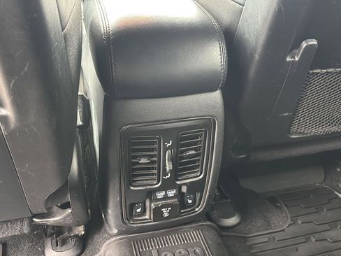Used 2020 Jeep Grand Cherokee High Altitude image 18