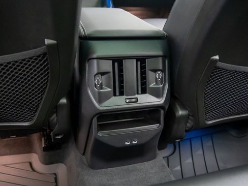 Certified 2025 BMW X3 xDrive30i w/ M Sport Package image 19