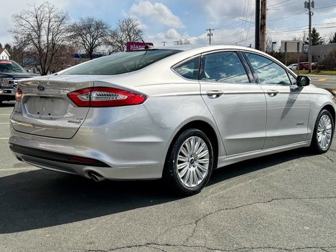 Used 2015 Ford Fusion SE image 4