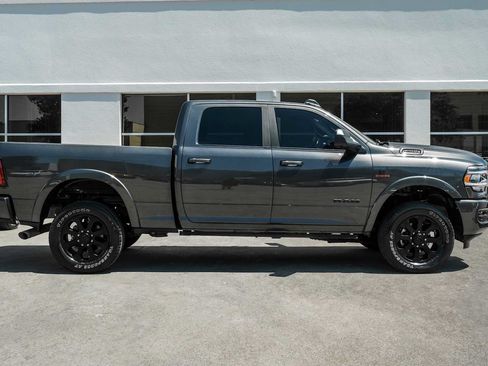 Used 2022 RAM 2500 Laramie w/ Night Edition AWD/4WD image 9