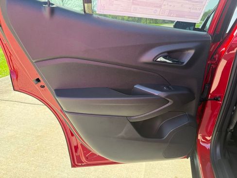 New 2026 Chevrolet Trax RS w/ Sunroof Package image 12