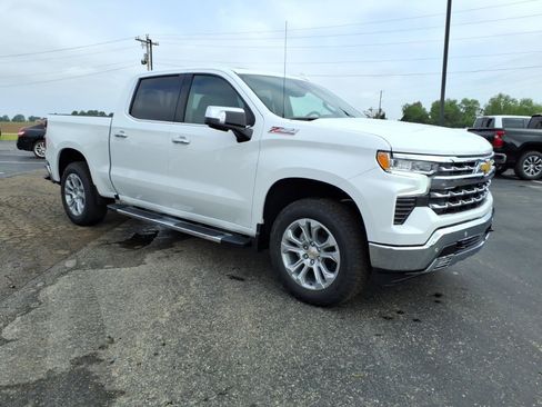 New 2026 Chevrolet Silverado 1500 LTZ w/ LTZ Premium Package AWD/4WD image 7