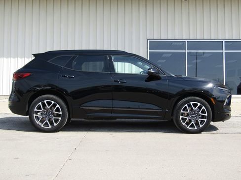 Used 2025 Chevrolet Blazer RS image 2